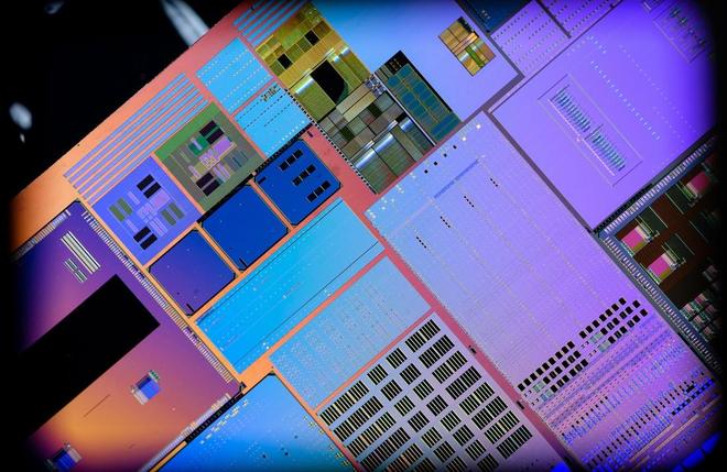 康佳110A8 Ultra电视 以Mini LED技术极限突破斩获CDIA大奖